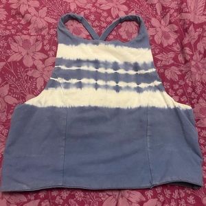 2️⃣0️⃣ Aerie Chill Play Move Crop Top - Medium